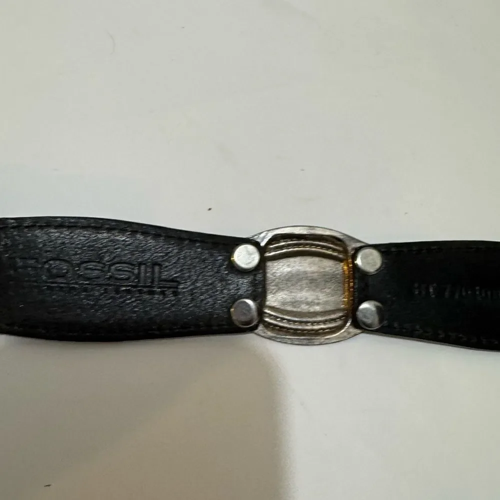 Fossil silver toned metal links leather  women's belt 34” Black Leather Size S
